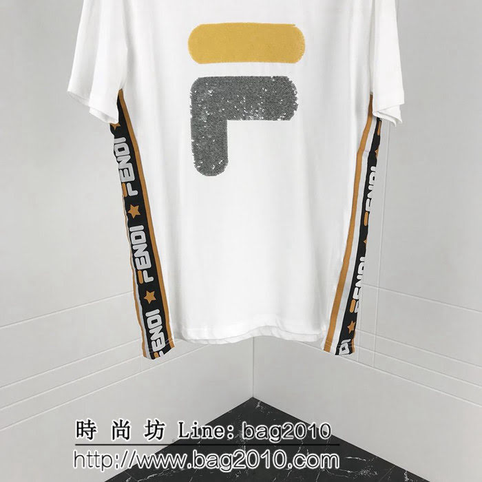 FENDI芬迪 x FLE19早春聯名款 亮片織帶字母 男款白色短袖 ydi2535